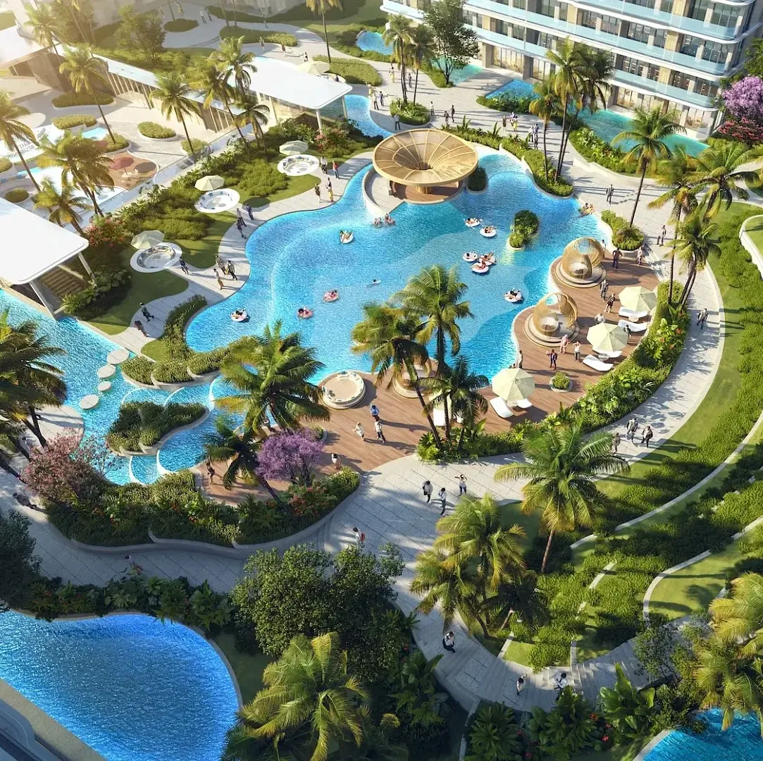 Лагунный бассейн с островками и шезлонгами во дворе Ayana Heights Seaview Residence, Лаян, Пхукет