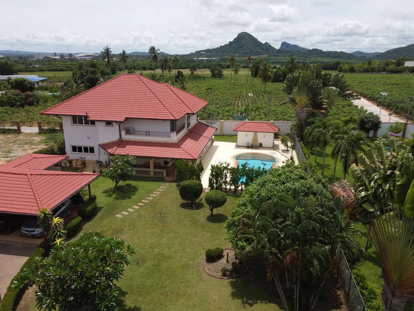 Bang Saray House