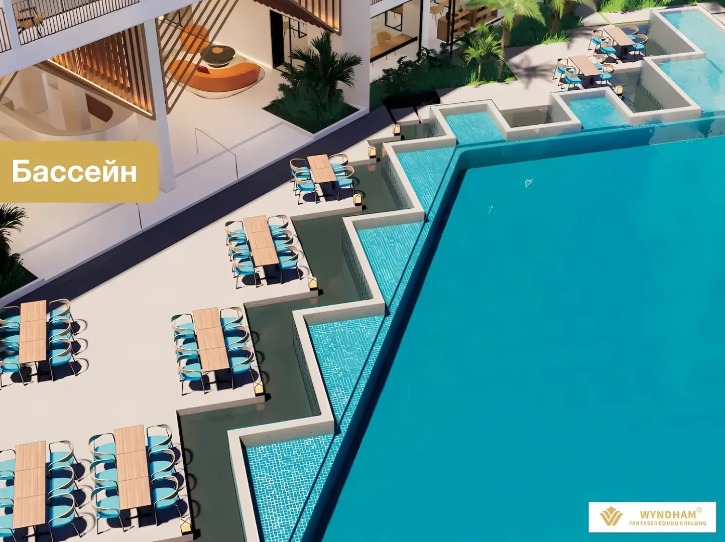 Центральный бассейн с шезлонгами и зонтиками в кондоминиуме Fantasea Condo Chalong, Чалонг, Пхукет