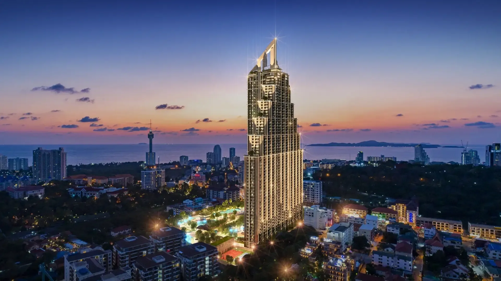 Небоскреб ЖК Grand Solaire на фоне закатного неба, Паттайя