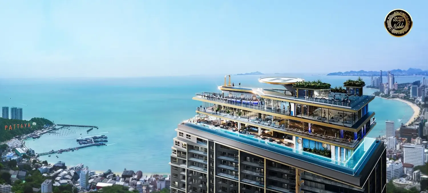 Панорама крыши ЖК Grand Solaire Noble с бассейном и вертолетной площадкой, вид на залив Паттайи