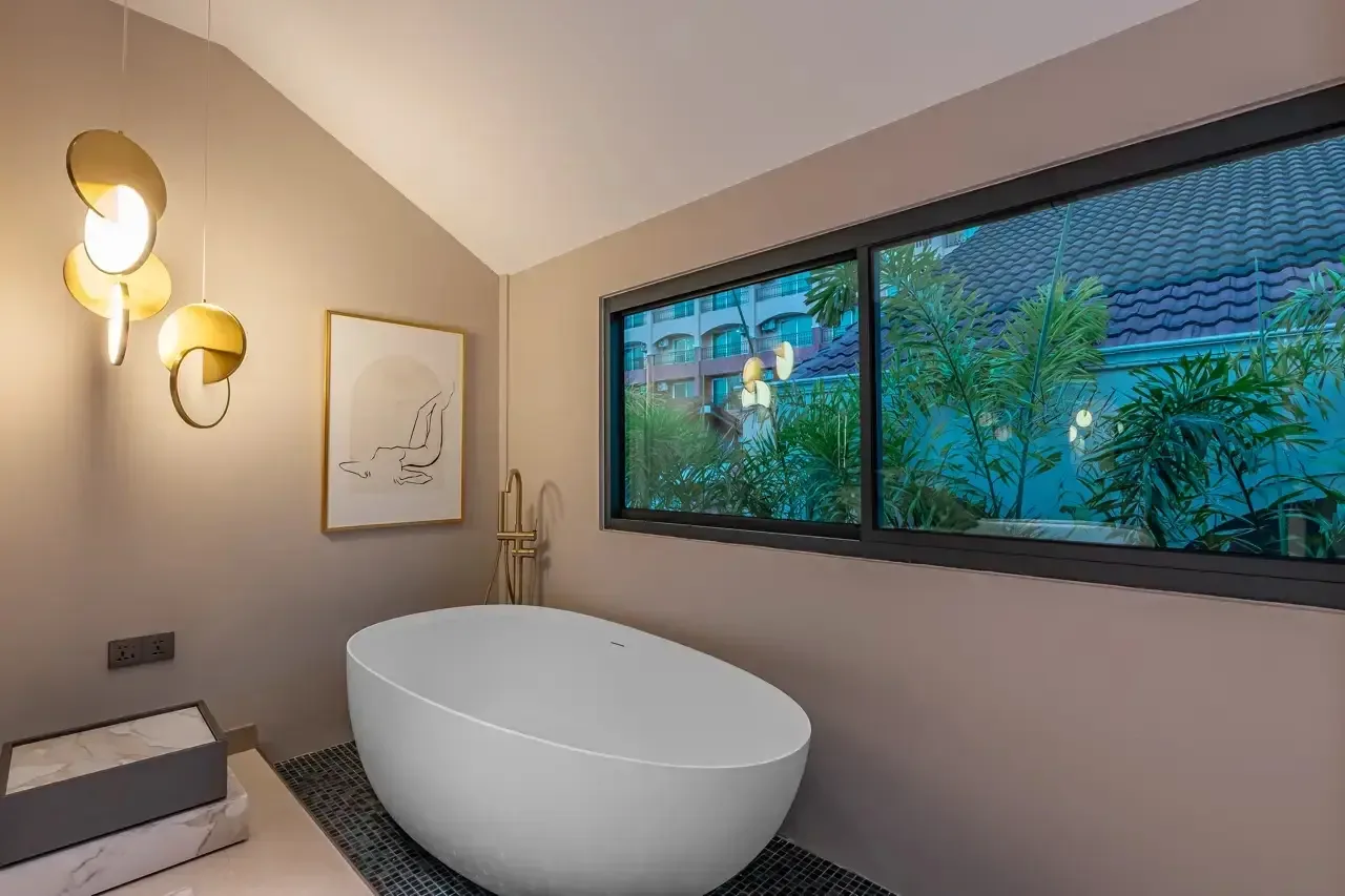 Вход в дом и озеленённый двор с дорожками, Jomtien Villas, На-Джомтьен, Паттайя