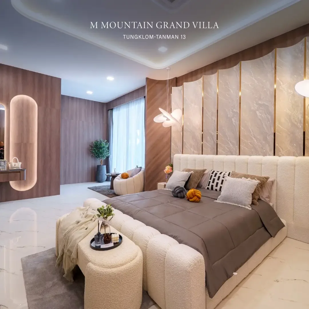 Мастер-спальня с мягким изголовьем и панорамным окном, M Mountain Grand Villa, Джомтьен, Паттайя