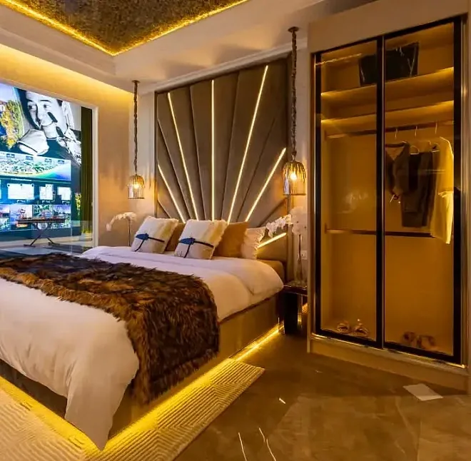 Спальня с гардеробной и панорамным телевизором, ЖК The Riviera Malibu