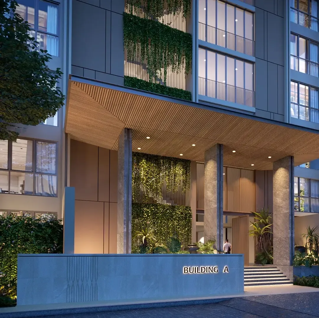Вход в корпус A с вертикальным озеленением фасада, Sudara Condominium, Банг-Тао, Пхукет
