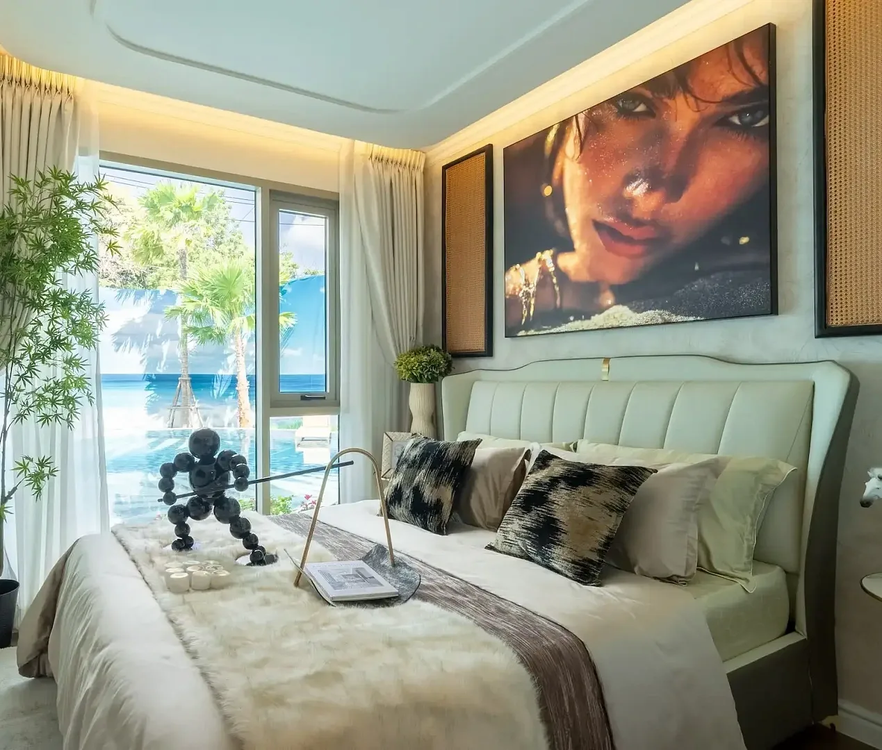 Спальня с панорамным окном и видом на бассейн, ЖК The Riviera Beverly Hills