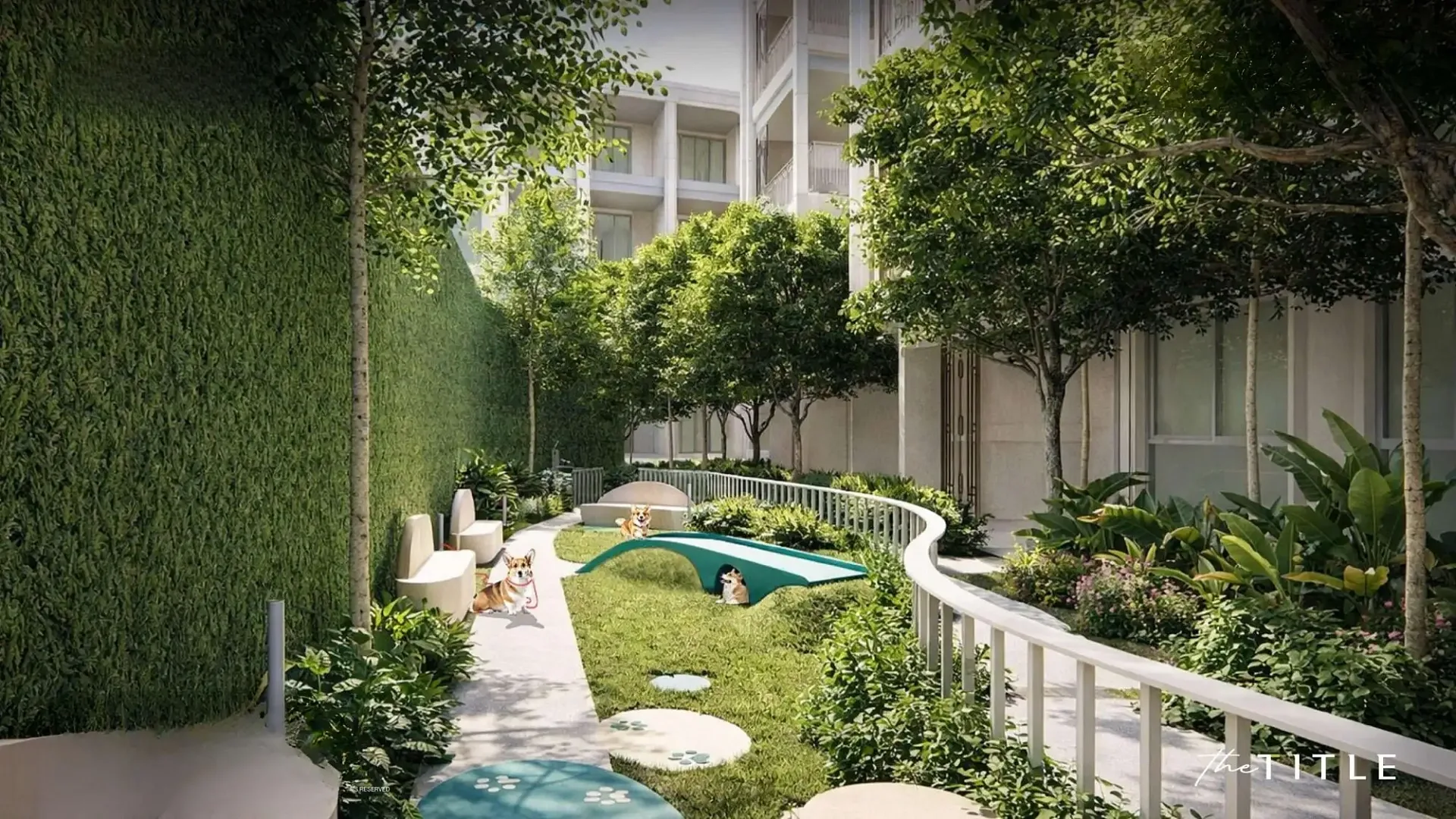 Зелёный парк для выгула собак у pet-friendly корпуса The Title Biancana, Сурин, Пхукет